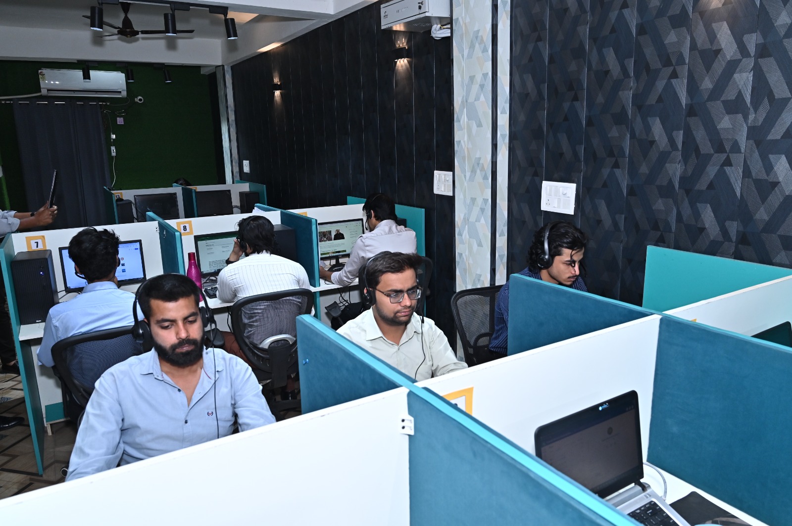 Serviflex BPO agents at work, Uttar Pradesh